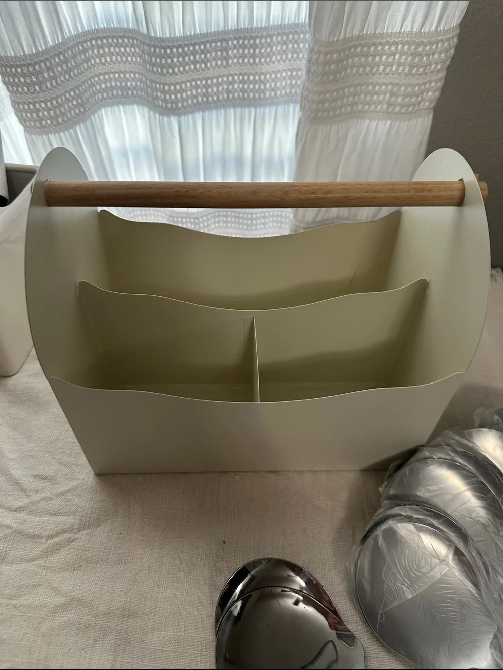 Cream Kitchen Utensil Caddy with 12 Serving Spoons, 3 cook books & 4 bin clips